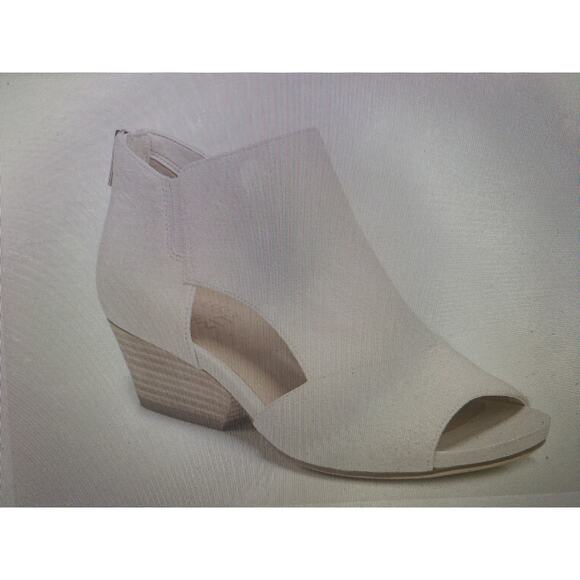NEW Naturalizer Greyson bootie in bone 6 - Picture 1 of 8